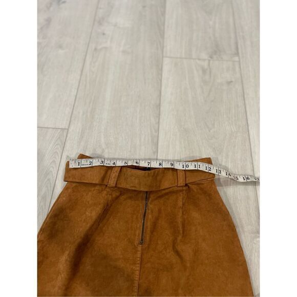 Hollister Ultra High-Rise Faux Suede
Mini Skirt size xs - Picture 2 of 7